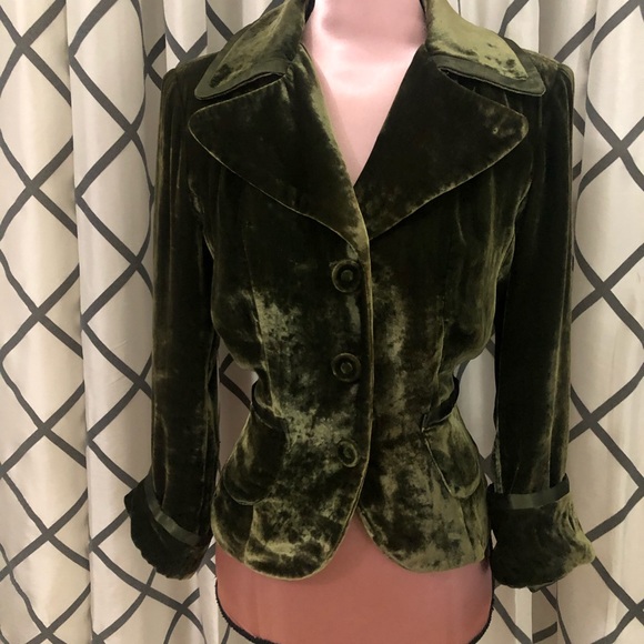 Blazer - Picture 4 of 4